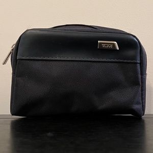 Tumi Delta Travel Amenity Bag - Cosmetic Bag - Travel Accessory - Black